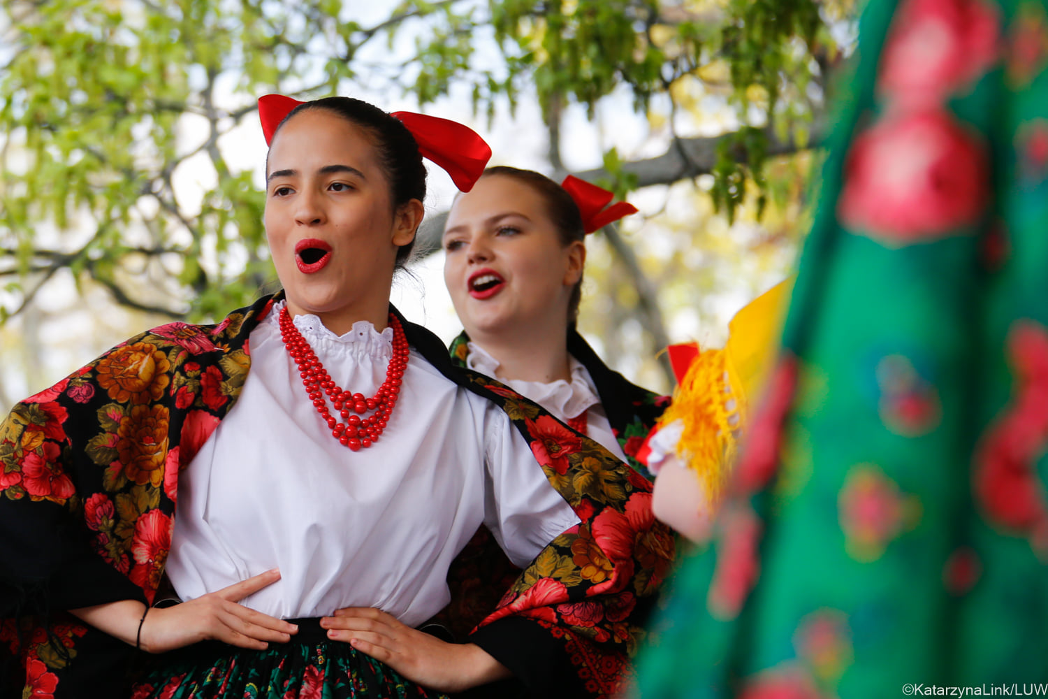 Na lubelskim deptaku zatańczyli poloneza. Był też koncert „Tańce narodowe i regionalne” (zdjęcia)