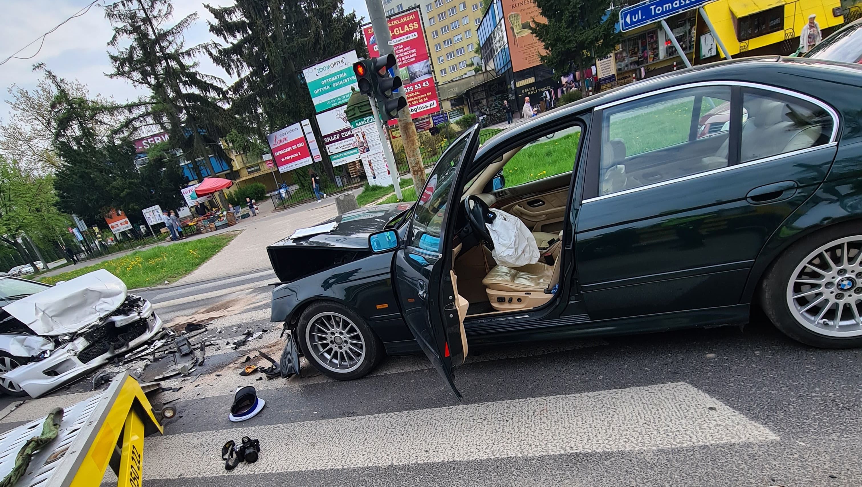 Jechał pod prąd, zderzył się z BMW, potem zaatakował policjanta i chciał uciec. Jest nagranie wypadku (zdjęcia, wideo)