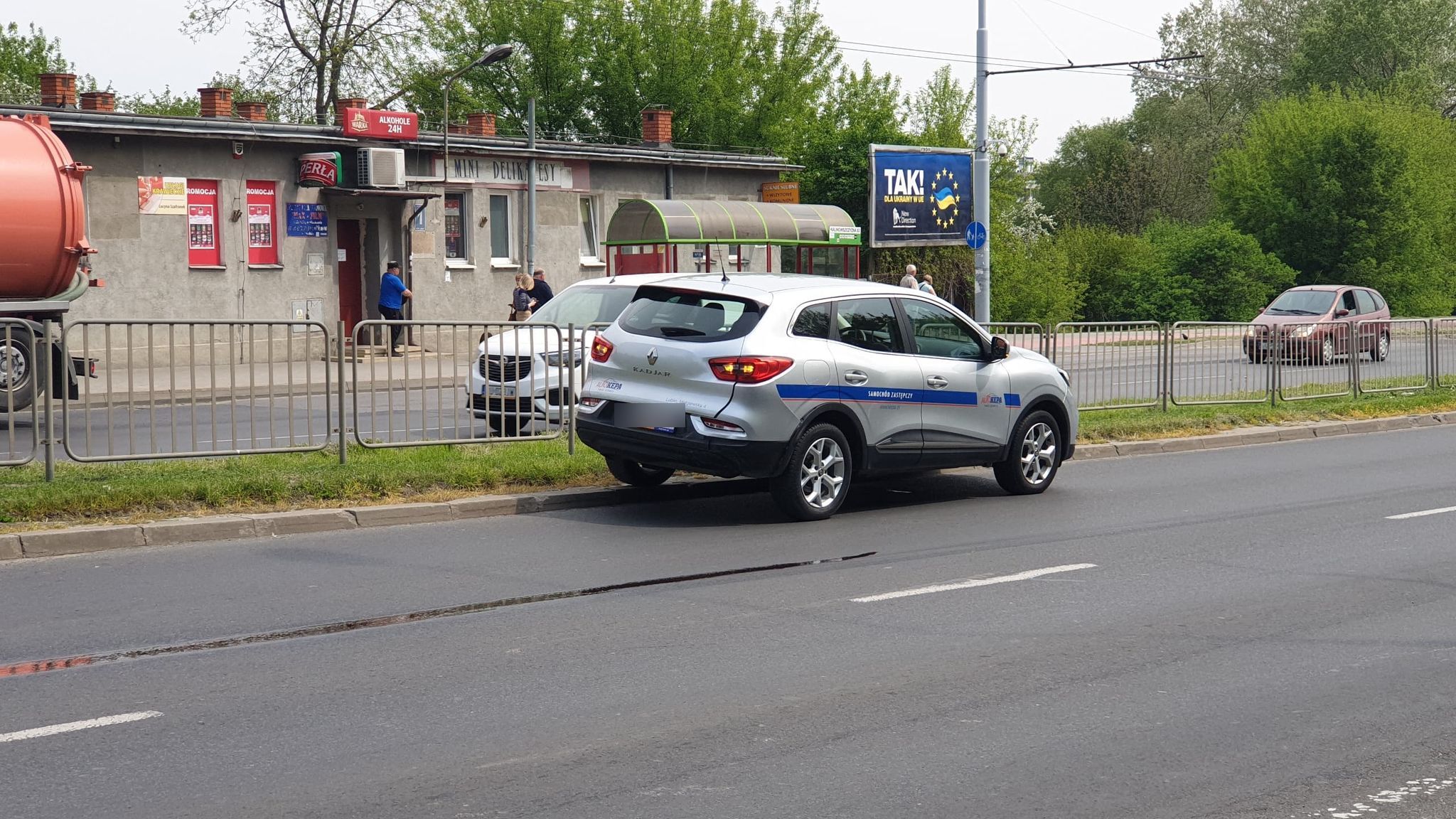 Zderzenie trzech renaultów w Lublinie. Są utrudnienia w ruchu (zdjęcia)