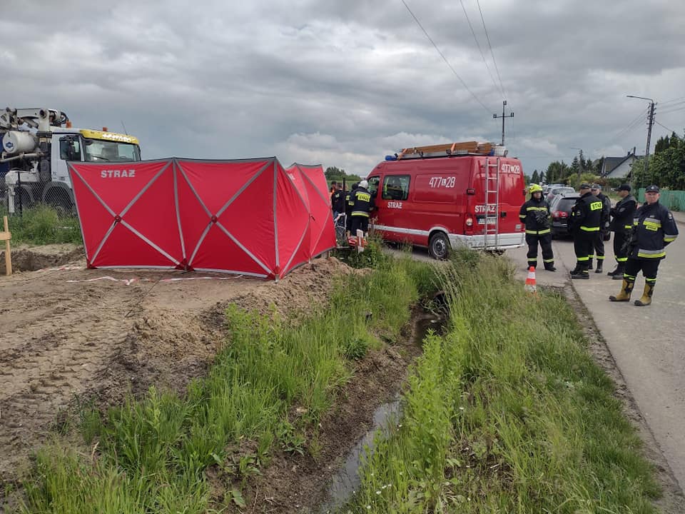 W trakcie wylewania betonu prąd poraził pracowników budowy, jeden z nich zginął na miejscu. Operator uciekł (zdjęcia)