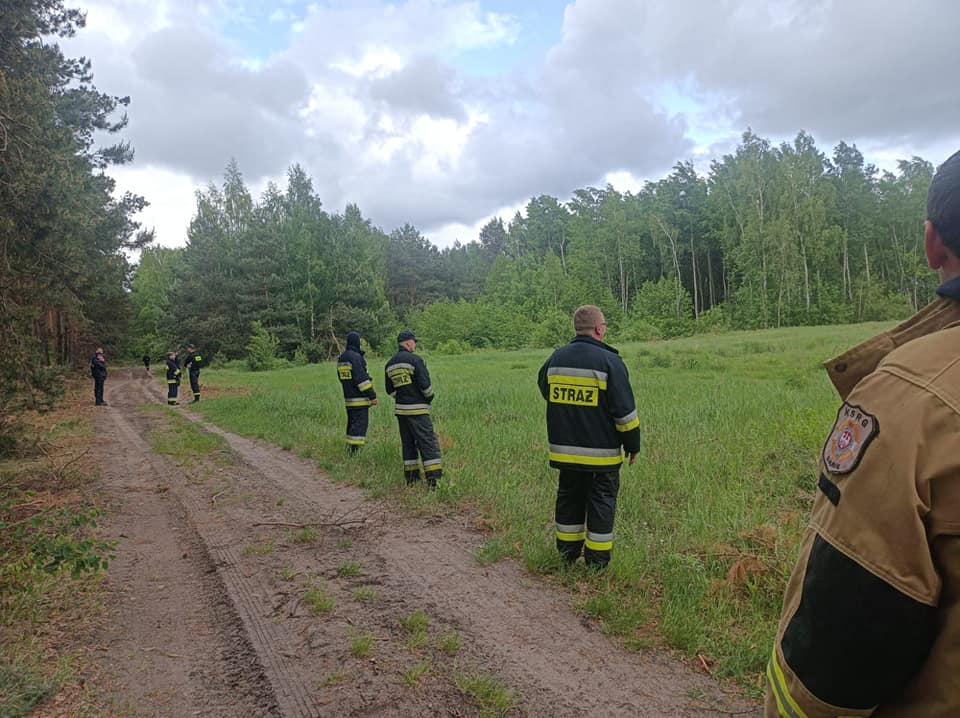 W trakcie wylewania betonu prąd poraził pracowników budowy, jeden z nich zginął na miejscu. Operator uciekł (zdjęcia)