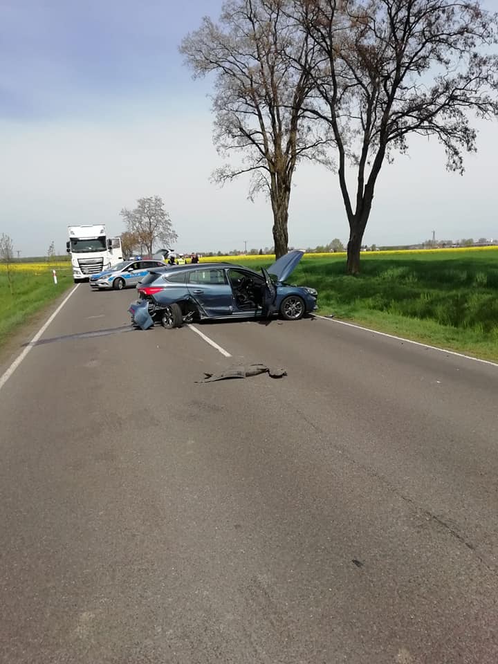 Wypadek na trasie Łuków – Radzyń Podlaski. Droga zablokowana (zdjęcia)