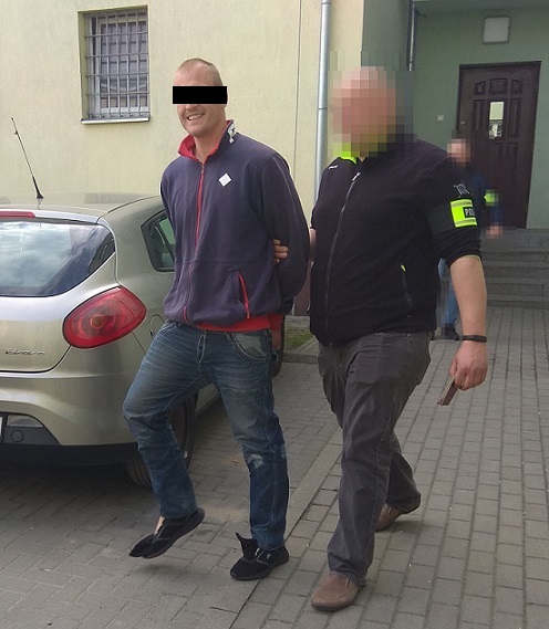 Zagroził nożem pracownikowi stacji paliw, ukradł kilka tysięcy złotych. Ma na sumieniu inne czyny (zdjęcia)