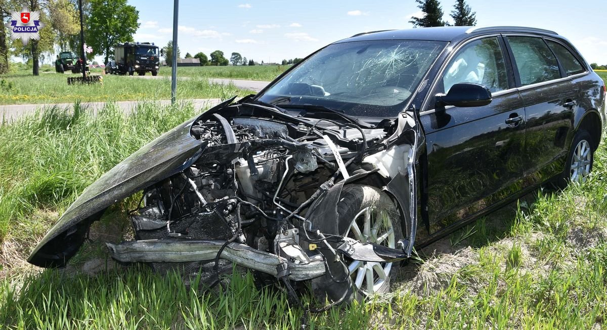 Nie ustąpił pierwszeństwa, doszło do zderzenia dwóch audi. Trzy osoby trafiły do szpitala (zdjęcia)