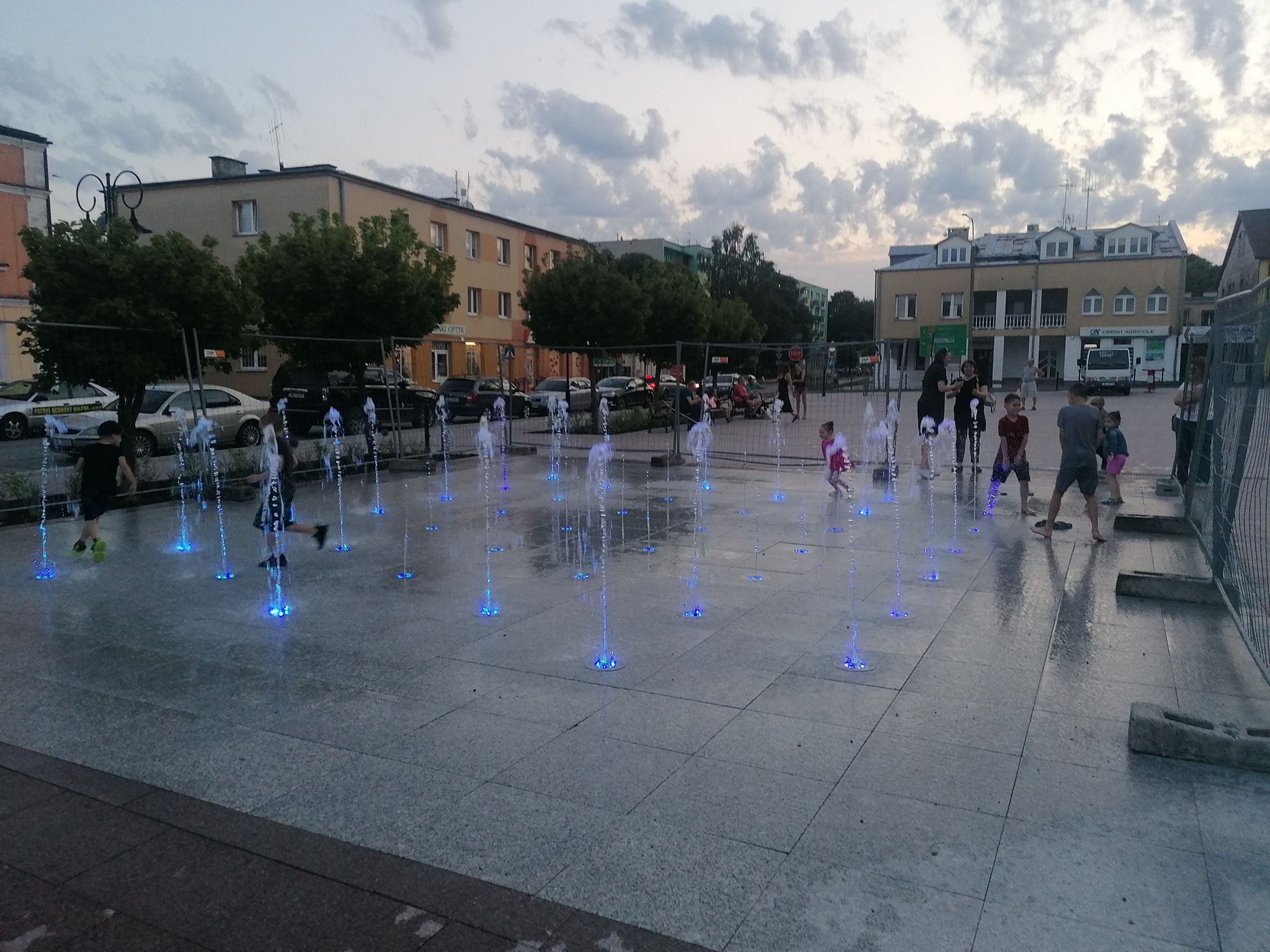 Centrum Włodawy zyskało nowe oblicze. Uruchomione zostały też fontanny (zdjęcia, wideo)