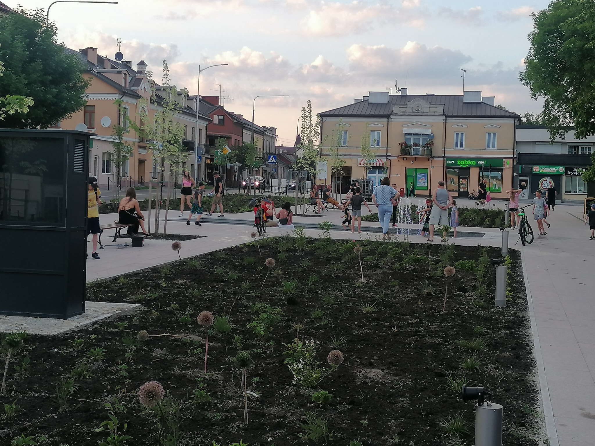 Centrum Włodawy zyskało nowe oblicze. Uruchomione zostały też fontanny (zdjęcia, wideo)