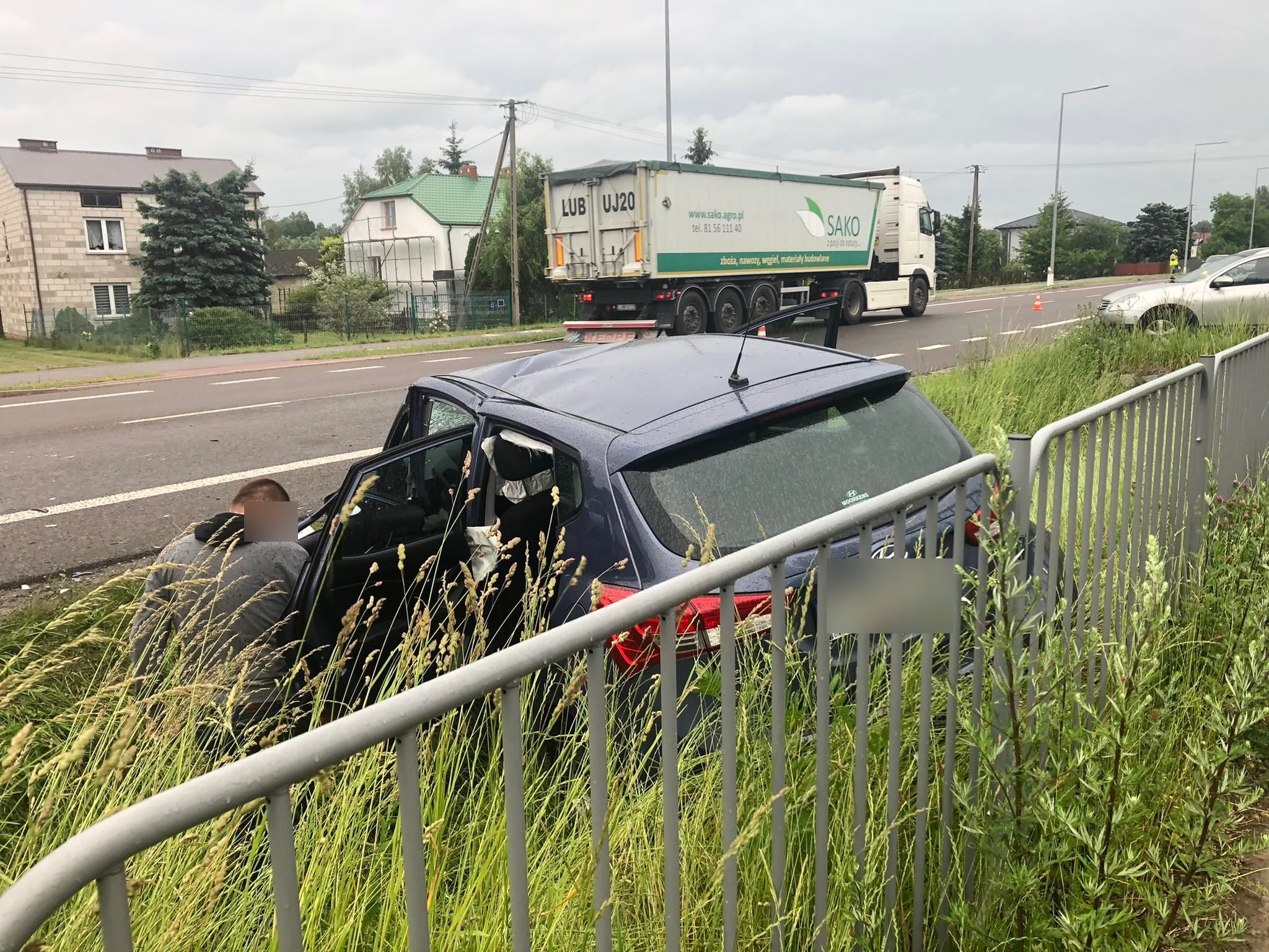 Groźny wypadek na trasie Lublin – Biłgoraj. Są ranni i problemy z przejazdem (foto)