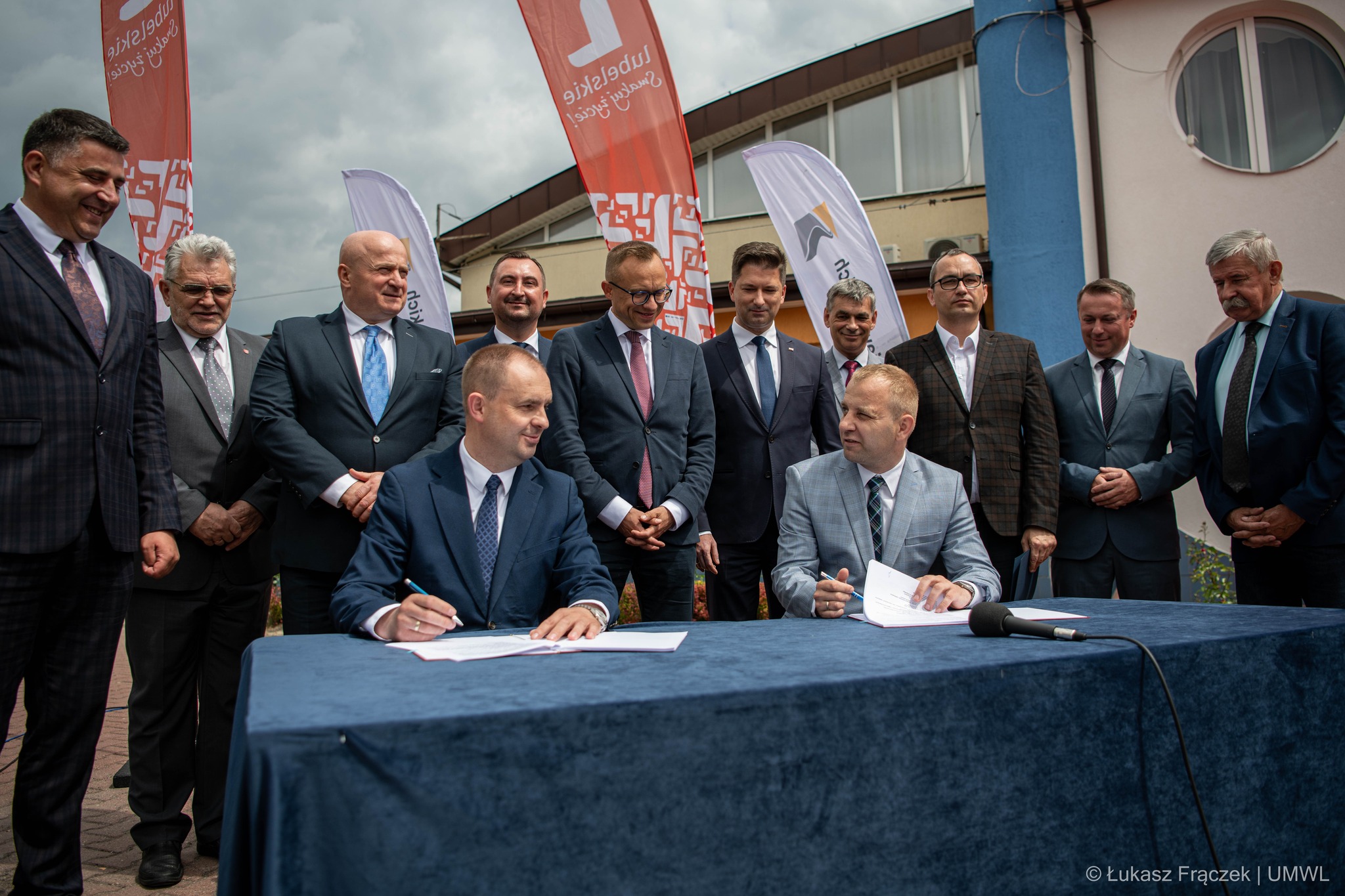 Od lat trasa ta jest w fatalnym stanie. Niebawem ruszy remont drogi nad jeziora (zdjęcia)