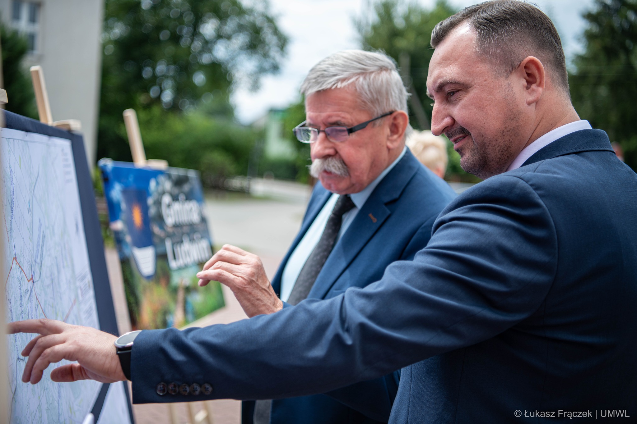 Od lat trasa ta jest w fatalnym stanie. Niebawem ruszy remont drogi nad jeziora (zdjęcia)