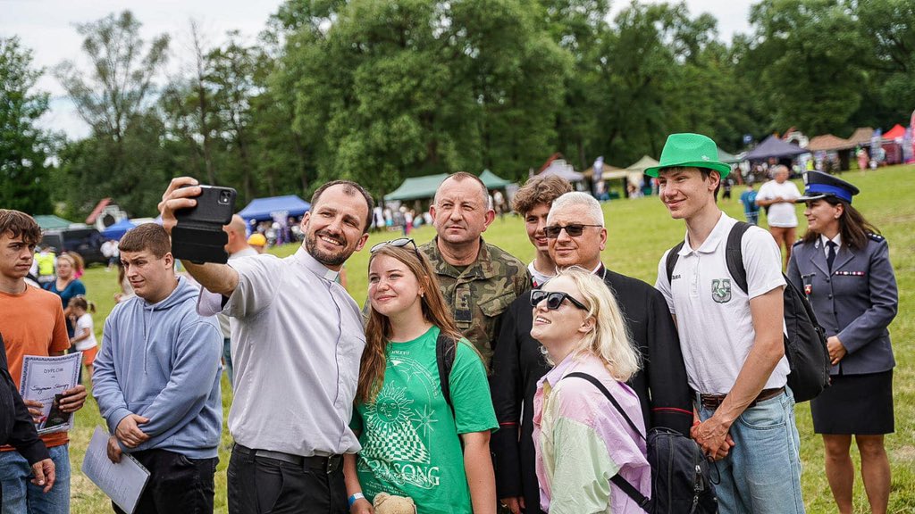 Pielgrzymka ministrantów i lektorów wraz z piknikiem „Zostań żołnierzem Rzeczypospolitej” (zdjęcia)