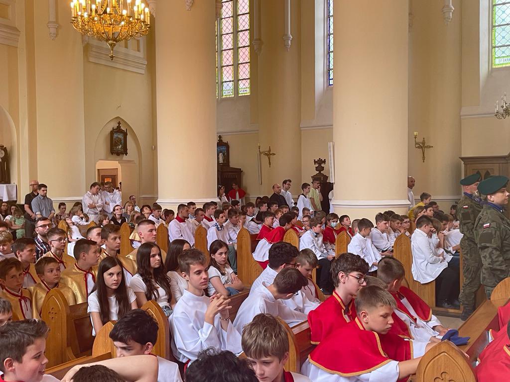 Pielgrzymka ministrantów i lektorów wraz z piknikiem „Zostań żołnierzem Rzeczypospolitej” (zdjęcia)