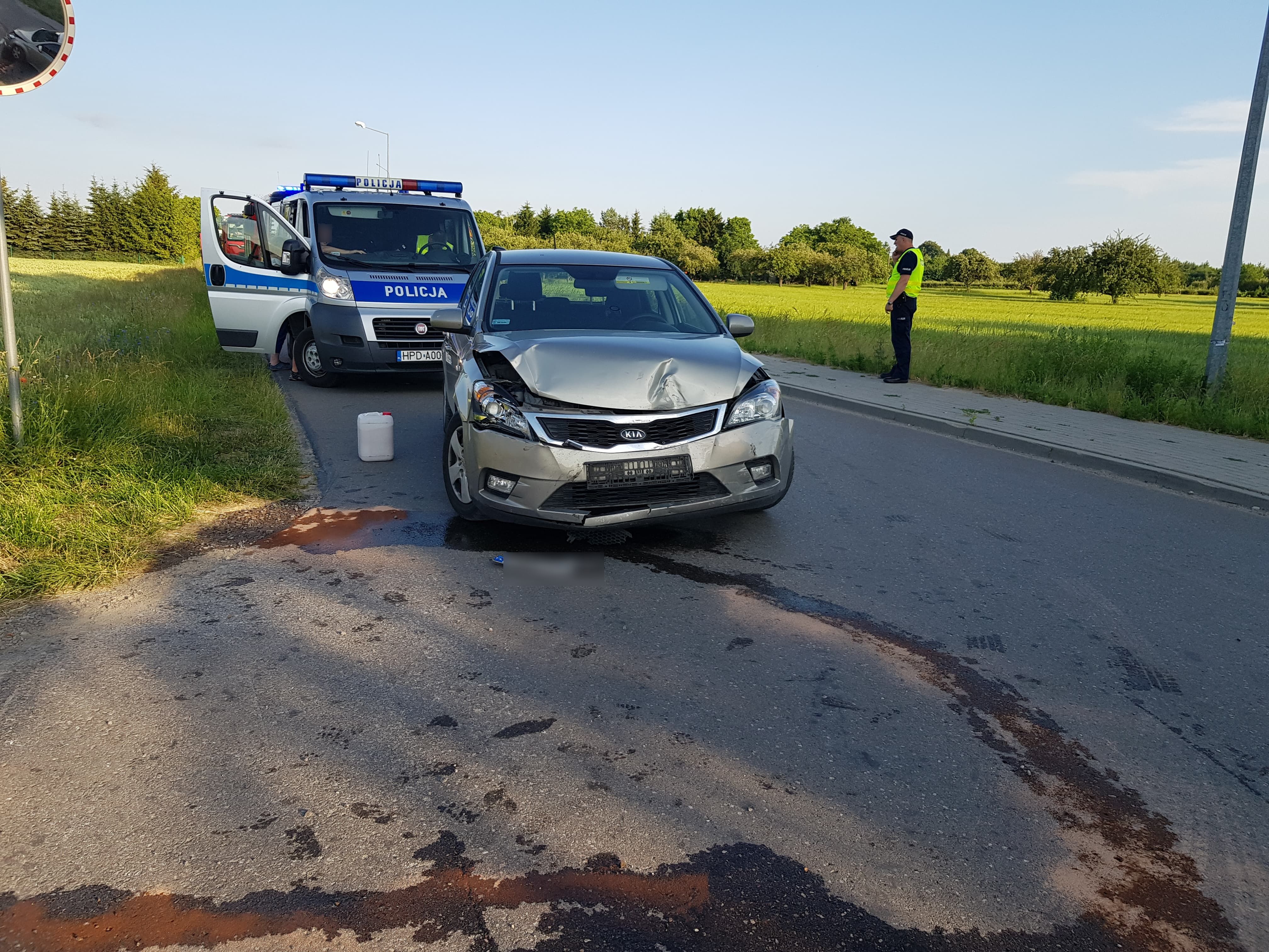 Nie ustąpiła pierwszeństwa przejazdu. Kia zderzyła się z chevroletem (zdjęcia)