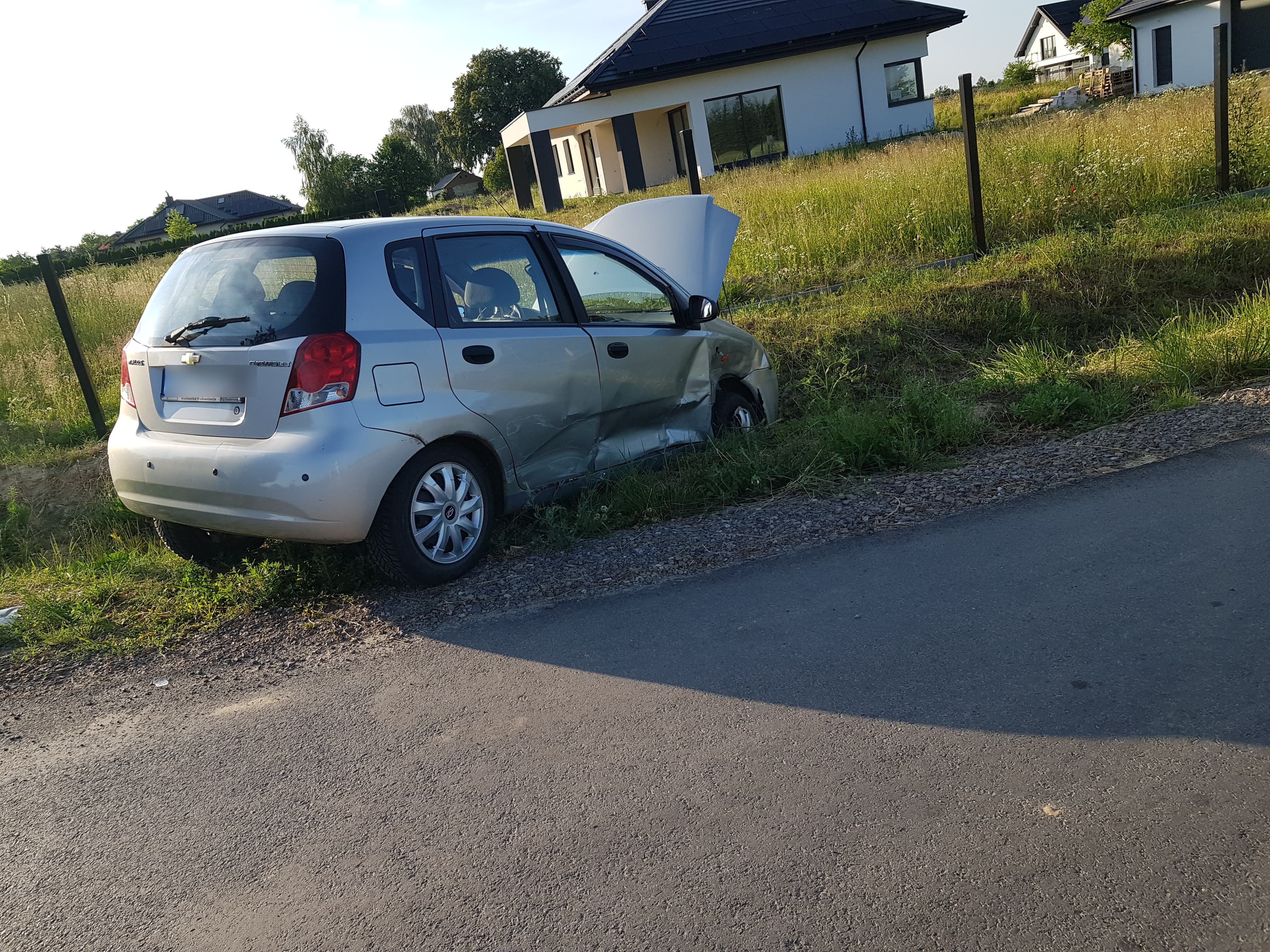 Nie ustąpiła pierwszeństwa przejazdu. Kia zderzyła się z chevroletem (zdjęcia)