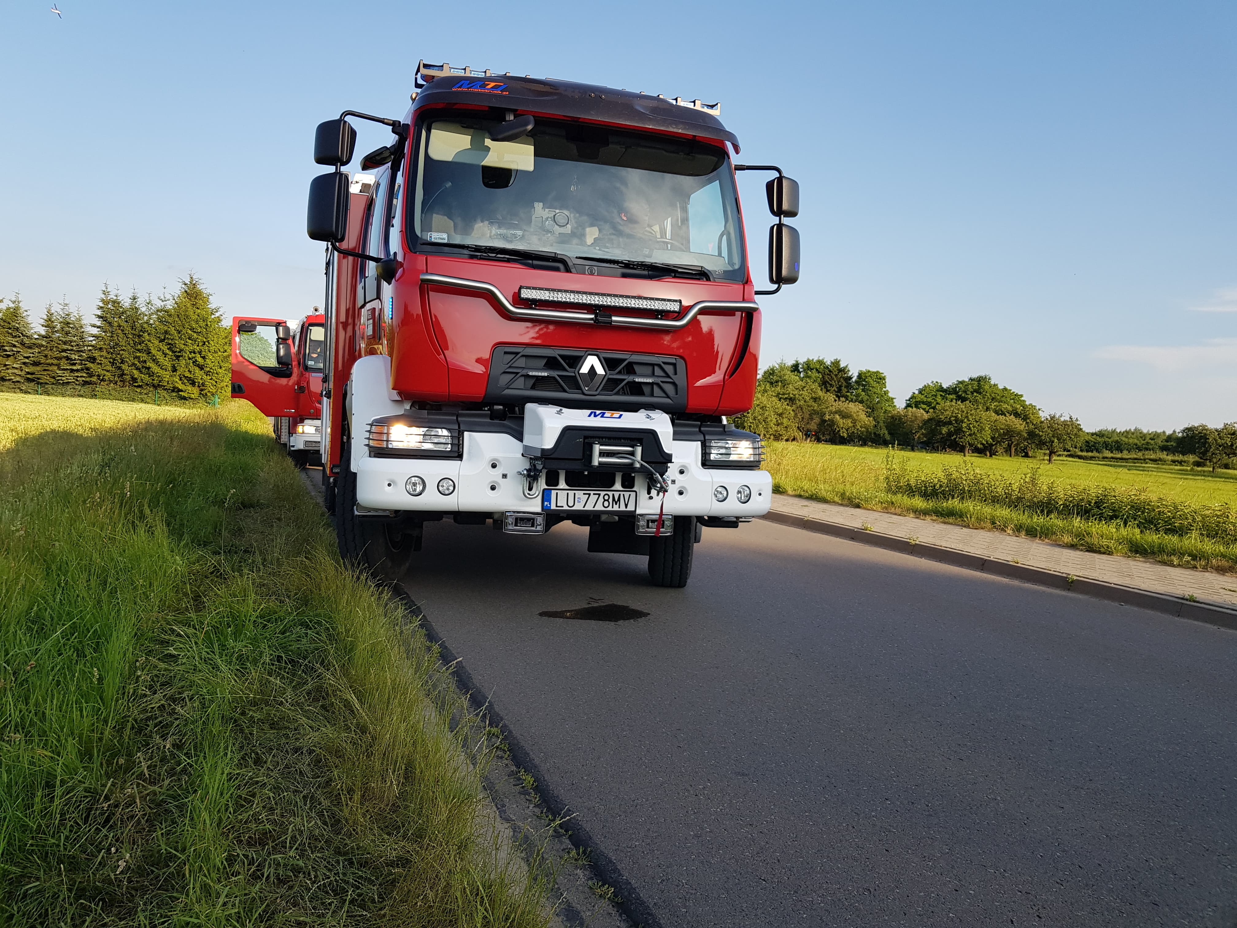 Nie ustąpiła pierwszeństwa przejazdu. Kia zderzyła się z chevroletem (zdjęcia)