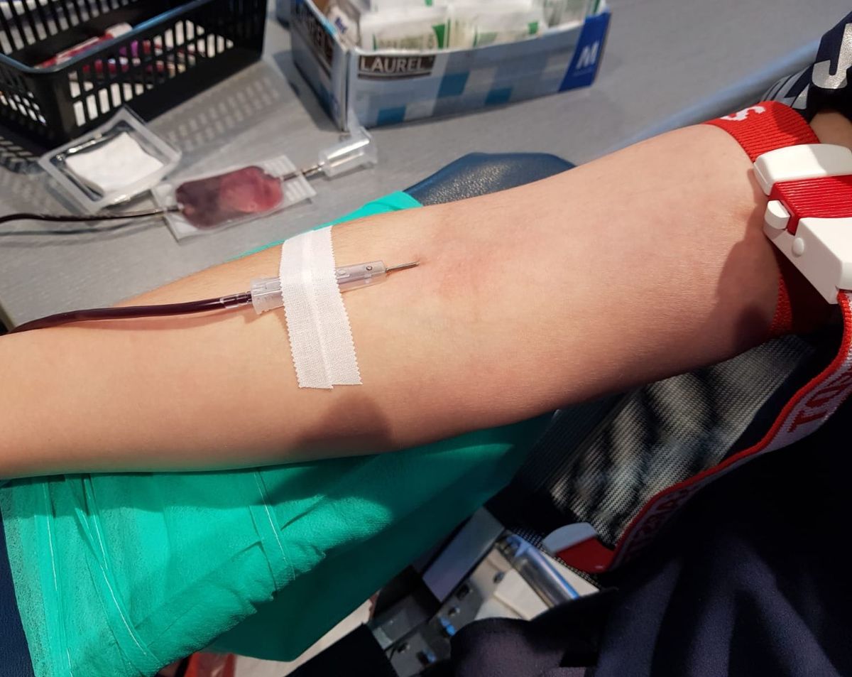 Policjanci wzięli udział w akcji krwiodawstwa. Zebrano 25 litrów krwi dla dzieci chorych na nowotwory (zdjęcia)
