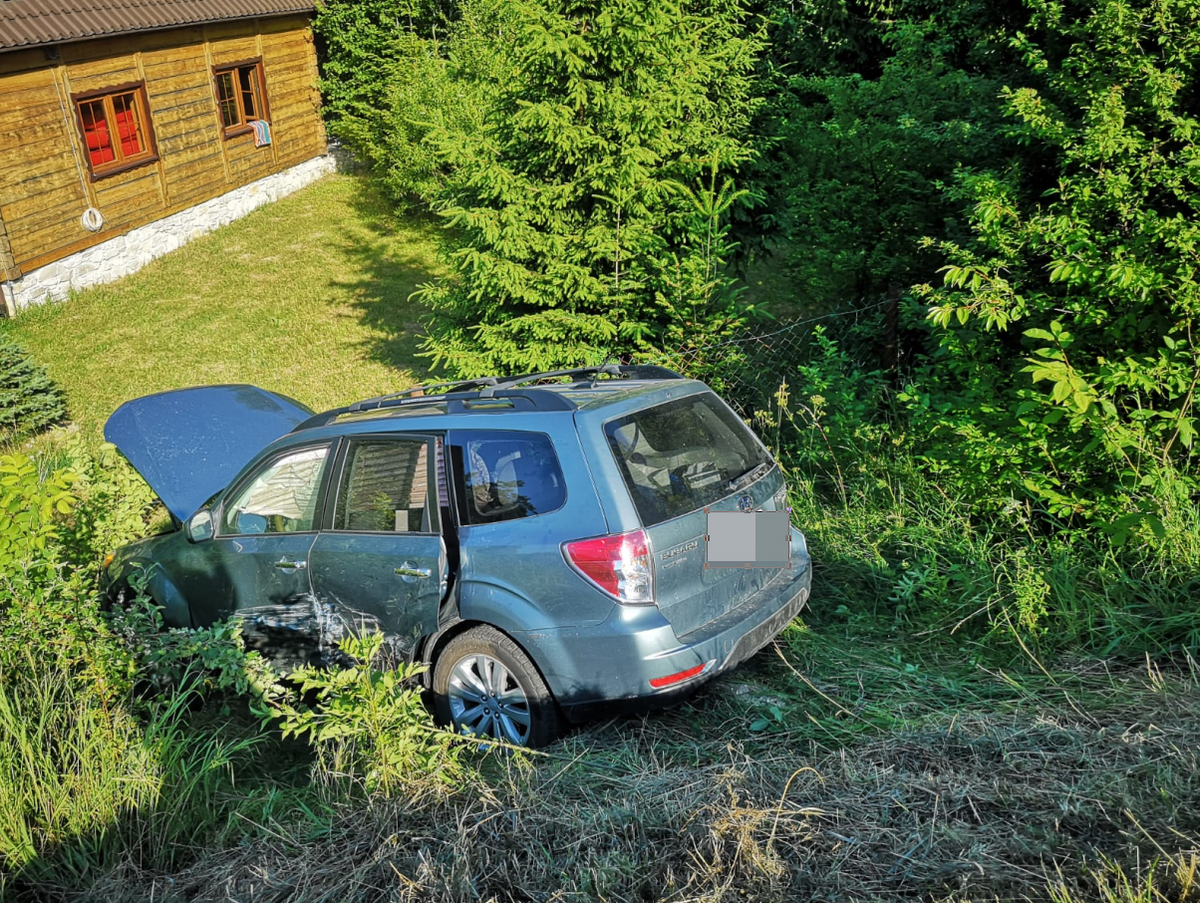 Dwie kolizje na skrzyżowaniach. Przyczyną obu zdarzeń było wymuszenie pierwszeństwa przejazdu (zdjęcia)