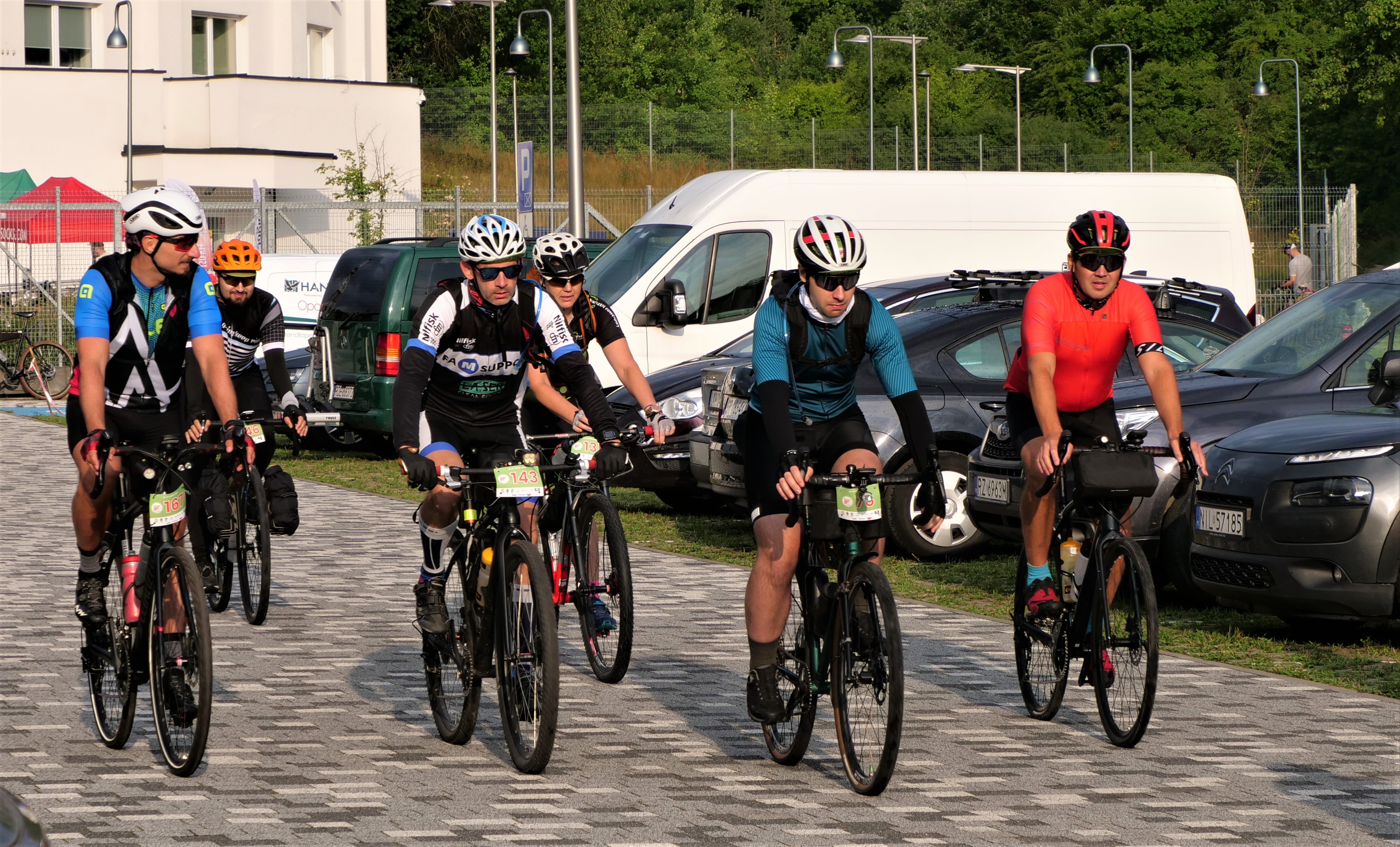 Rajd rowerowy „Brejdak Gravel”. Kilkudziesięciu rowerzystów ma do pokonania 700 km trasę drogami Lubelszczyzny (zdjęcia)