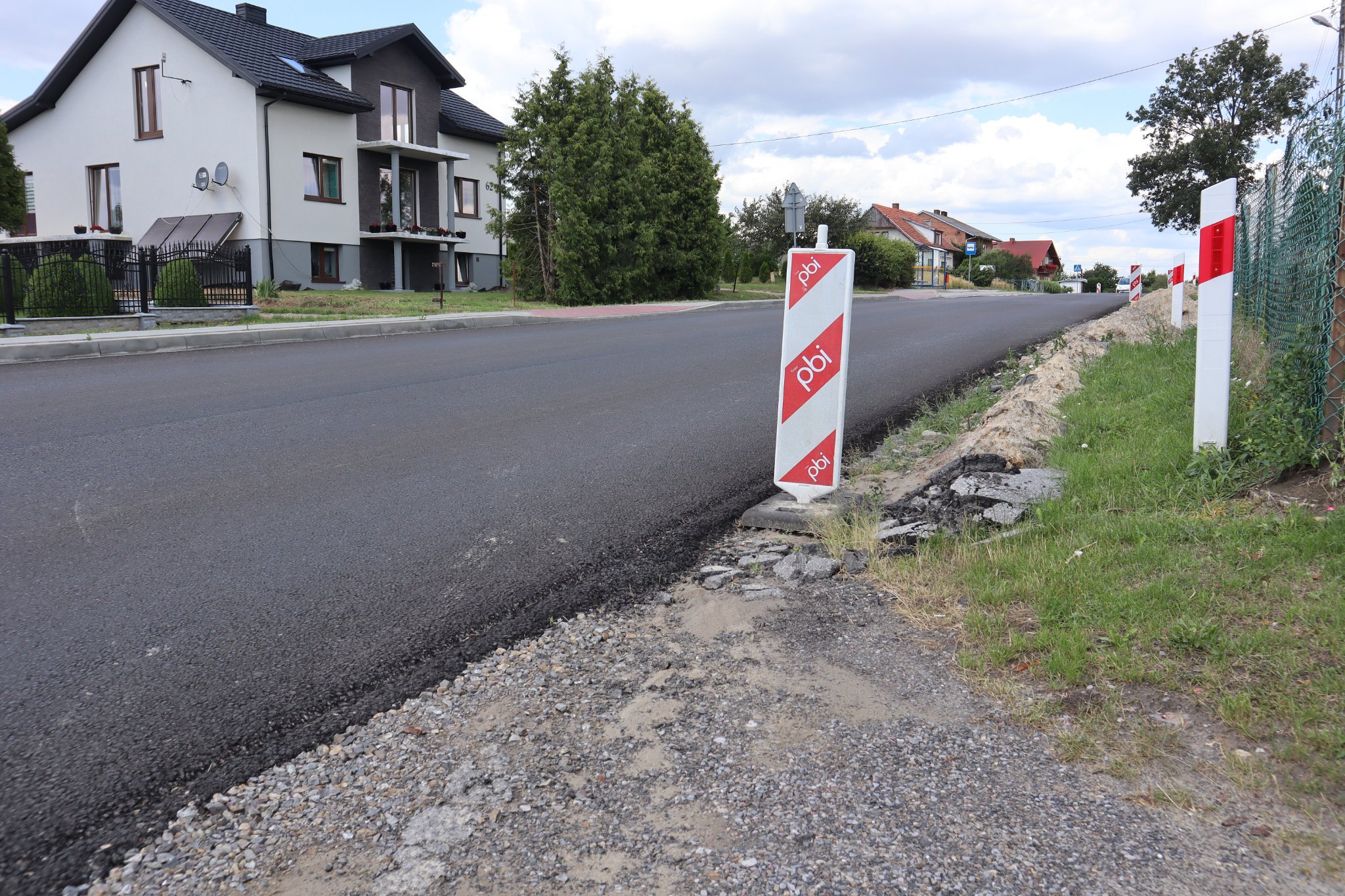 Dobiega końca remont drogi wojewódzkiej z Lubelszczyzny na Podkarpacie  (zdjęcia)