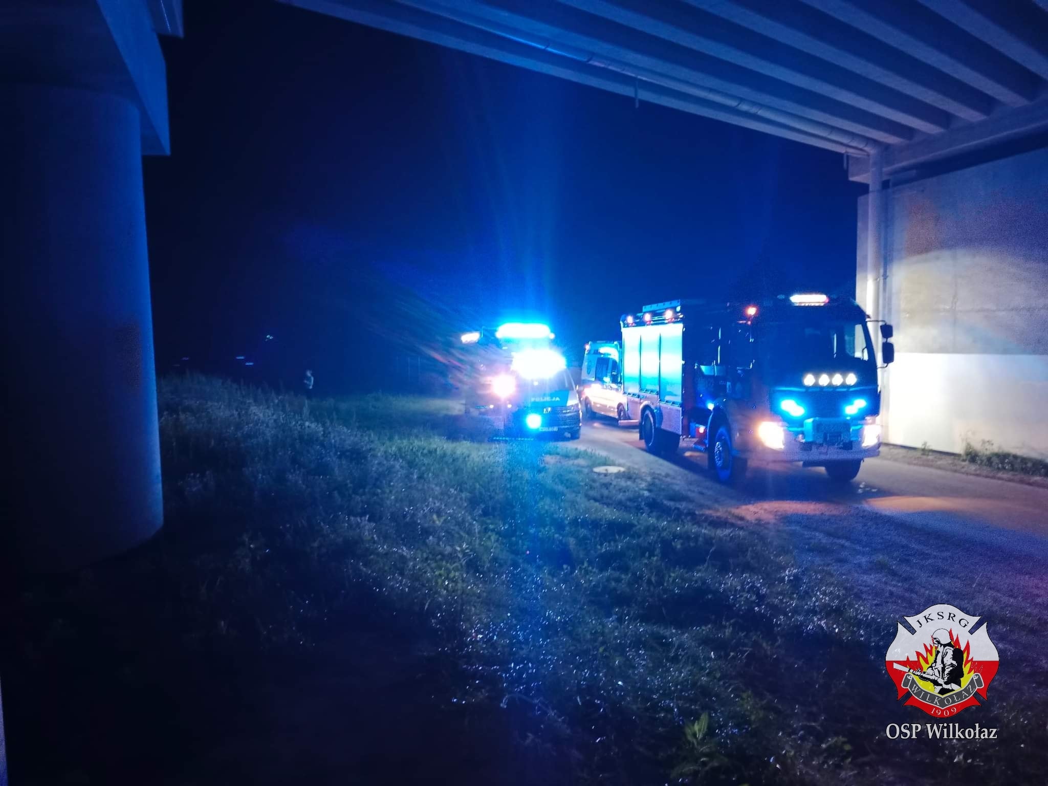 Tragedia na torach. Pociąg przejechał po mężczyźnie (zdjęcia)