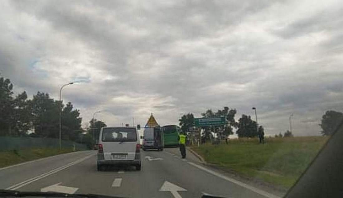 Wypadek na trasie Lublin – Lubartów. Na miejscu pracują służby ratunkowe (zdjęcia)