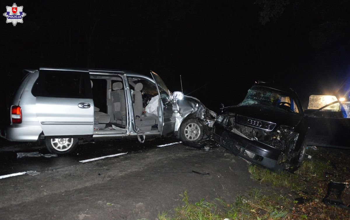 Tragiczny wypadek w regionie. Dwie osoby nie żyją, a siedem zostało poszkodowanych (zdjęcia)