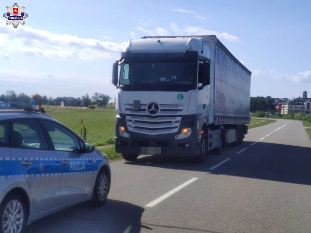 Policjanci w rejonie granicy „dyscyplinują” kierowców ciężarówek (zdjęcia)