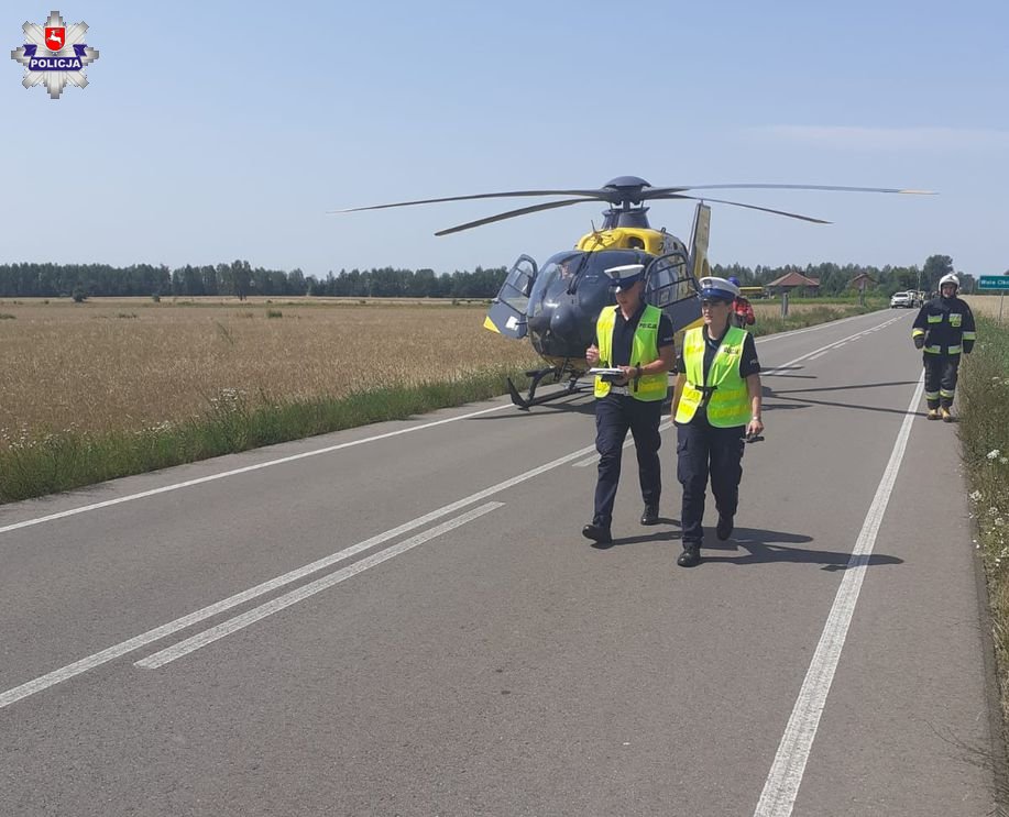 Pociąg uderzył w pojazd, którym podróżowała rodzina. Interweniował śmigłowiec LPR (zdjęcia)