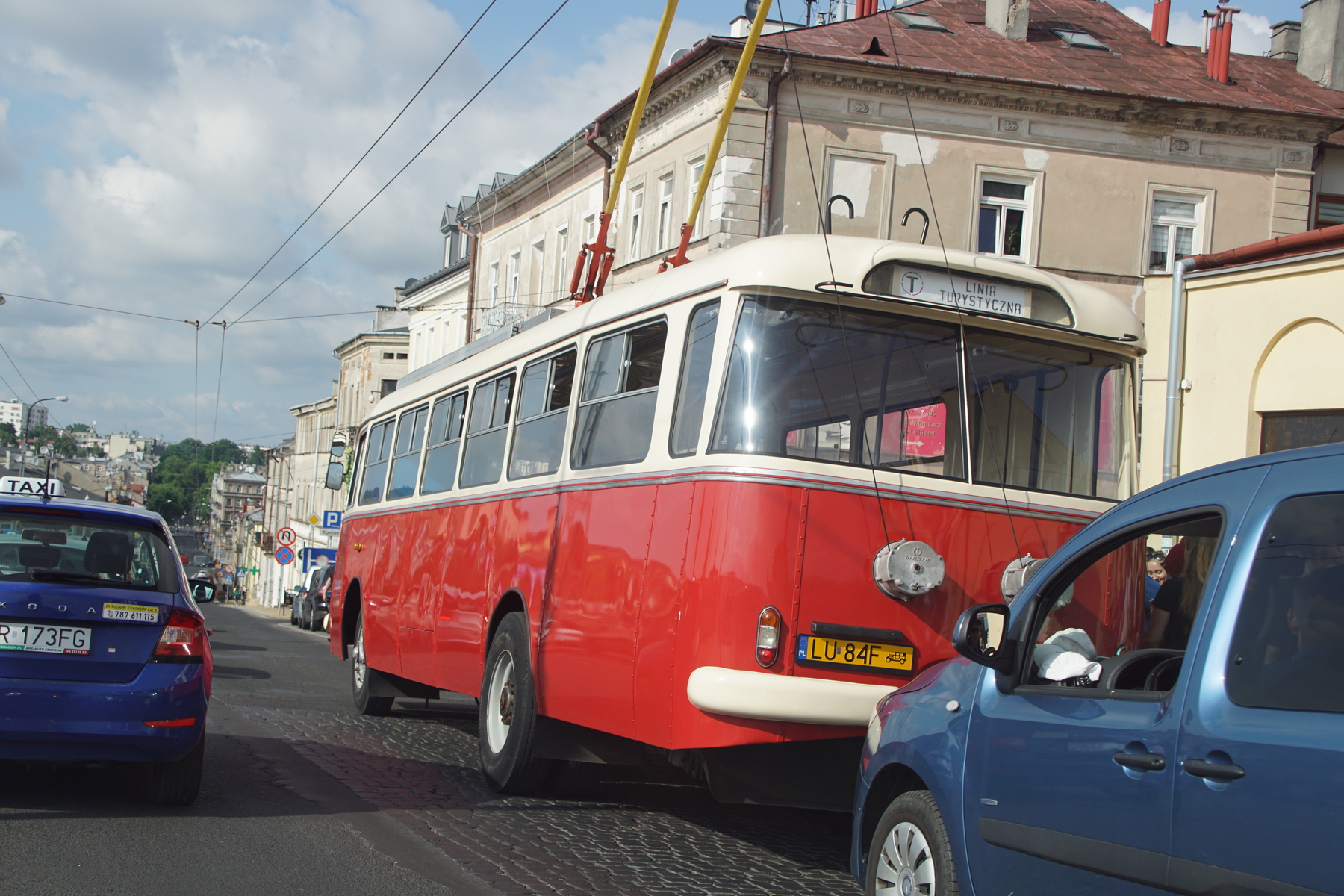 W niedzielę ruszył 11. sezon wakacyjnej linii turystycznej. Na ulicach Lublina zobaczycie dwa zabytkowe pojazdy (zdjęcia)