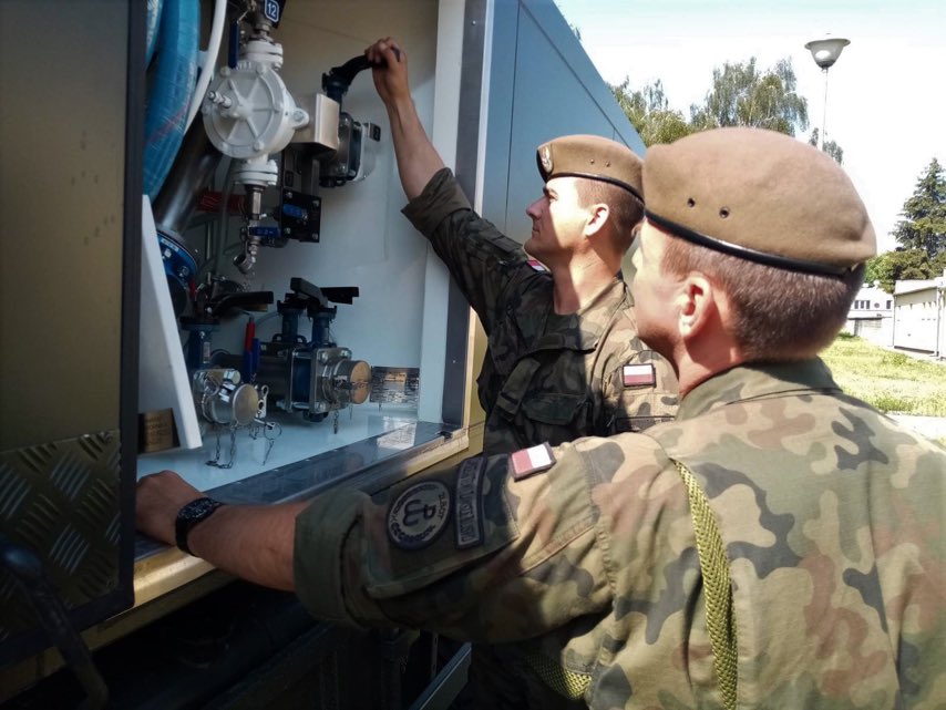 Żołnierze WOT będą dowozić wodę w gminie Puławy. Wszystko przez suszę (zdjęcia)