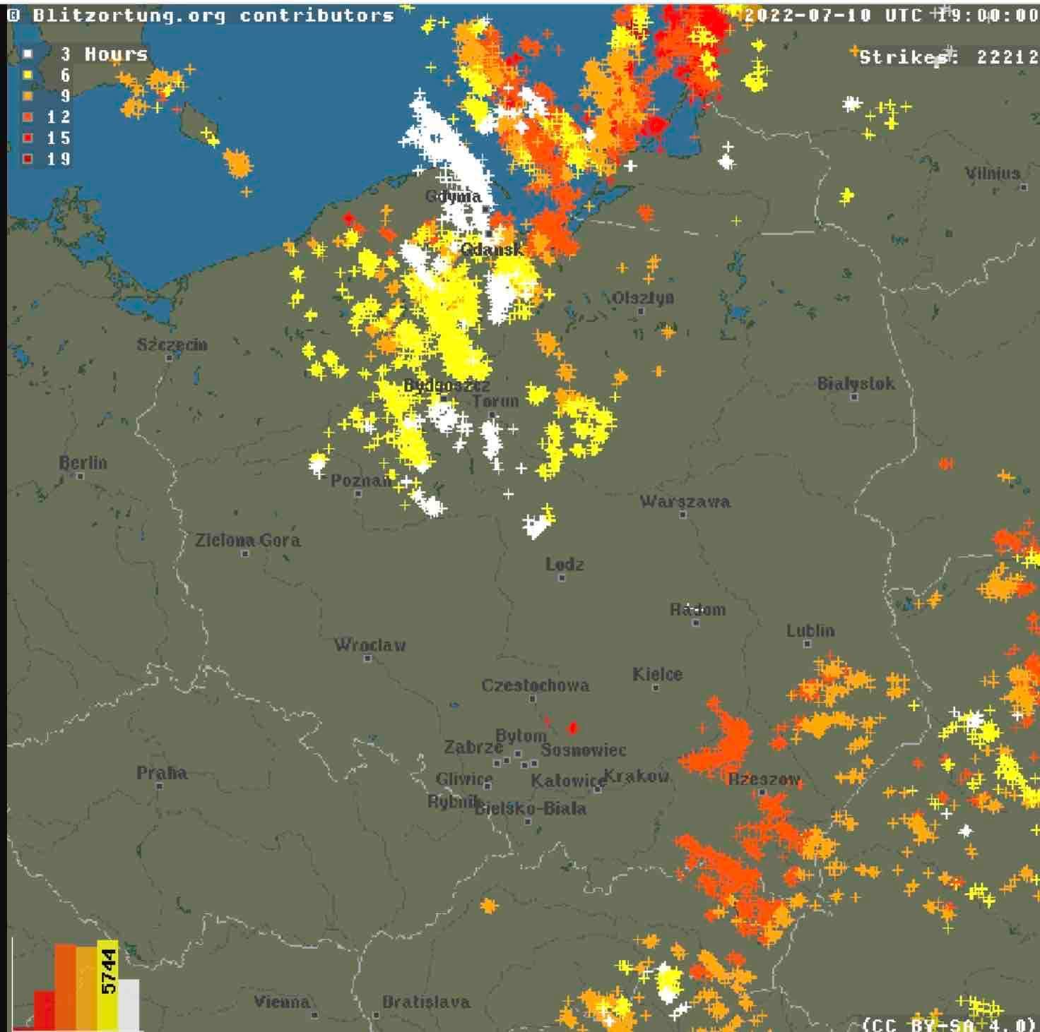 Burze pojawią w poniedziałek w woj. lubelskim. Możliwy grad, ulewy i silny wiatr