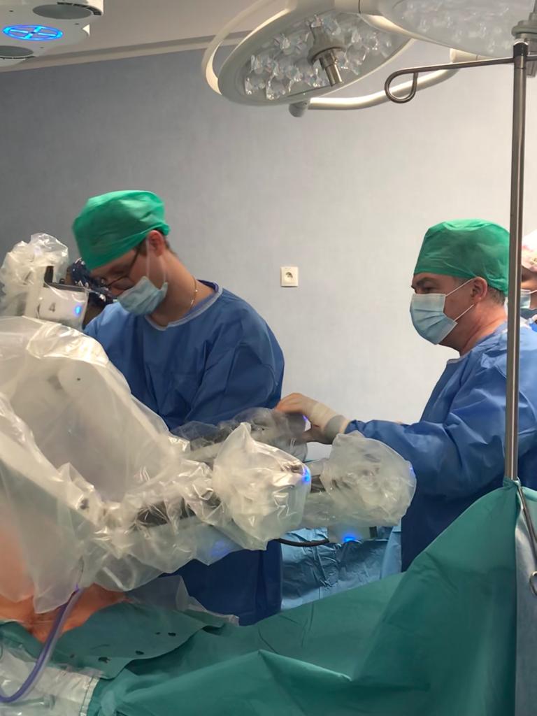 Specjaliści operują robotem da Vinci w szpitalu przy al. Kraśnickiej w Lublinie (zdjęcia)