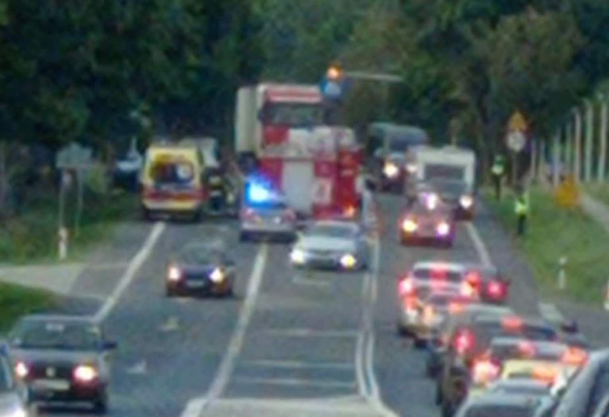 Zderzenie pięciu aut na trasie Lublin – Lubartów. Są spore utrudnienia w ruchu (zdjęcia)