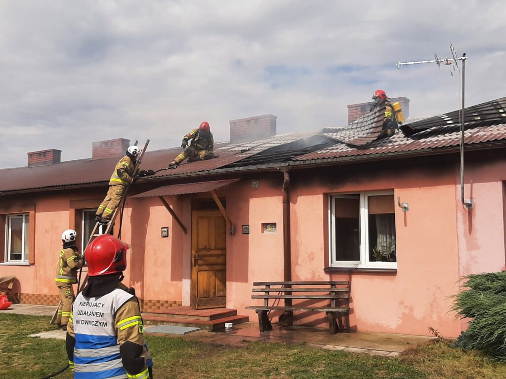 Dach nad głową straciło 6 rodzin. Potrzebują one pilnego wsparcia (zdjęcia)