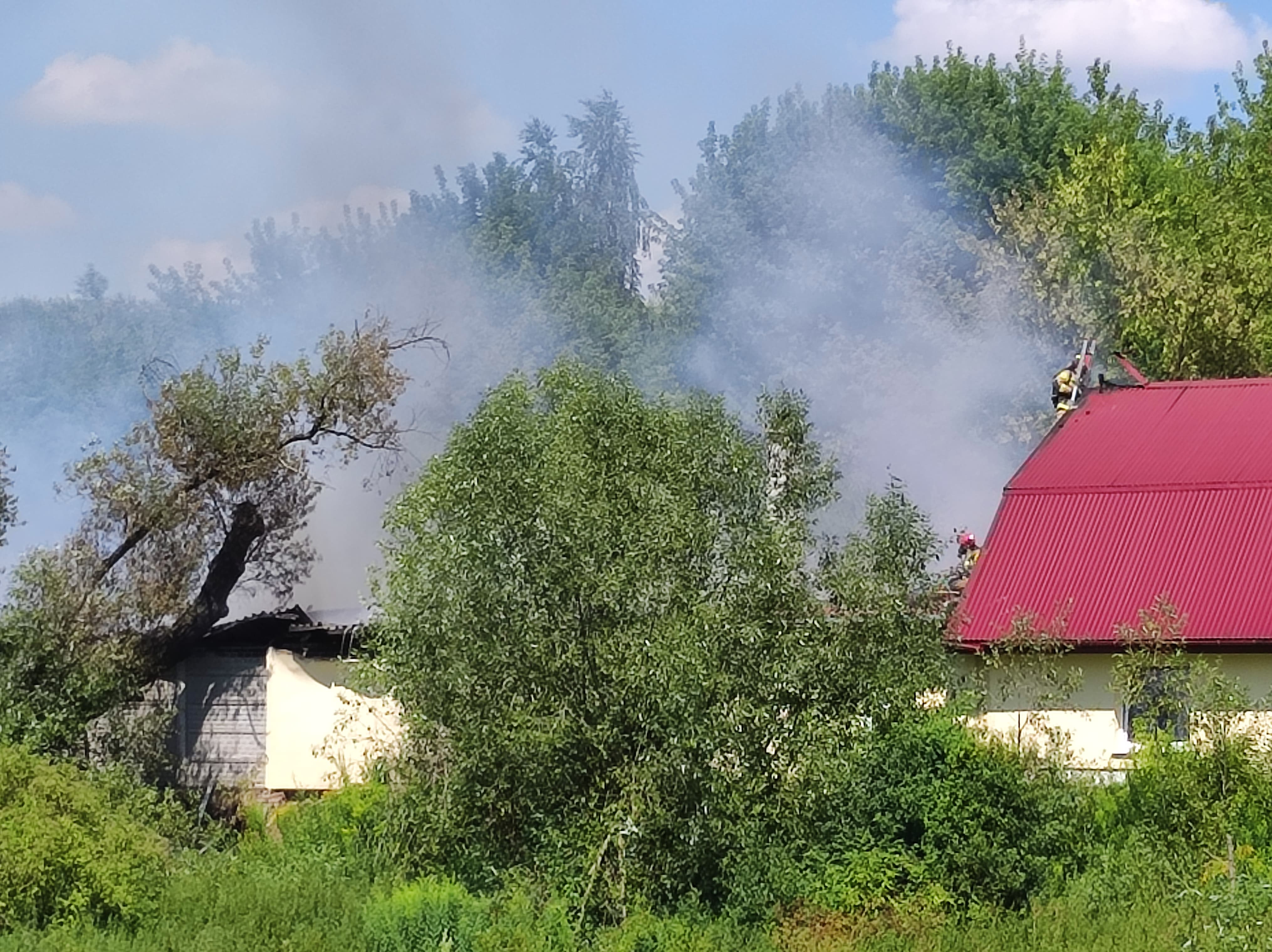 Dym był widoczny z kilkunastu kilometrów. Trudna akcja gaśnicza w Lublinie (zdjęcia)