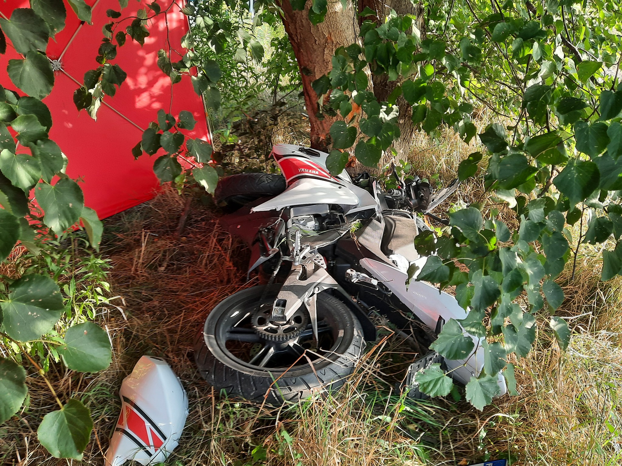 Tragiczny wypadek na prostym odcinku drogi. 17-letnia motocyklistka zginęła na miejscu (zdjęcia)