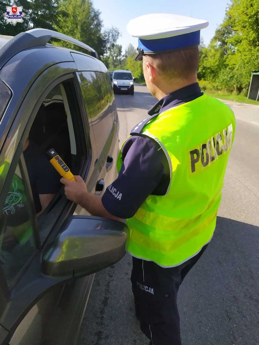 Dużo policjantów na drogach regionu. Trwają kontrole w ramach działań „Alkohol i narkotyki” (zdjęcia)