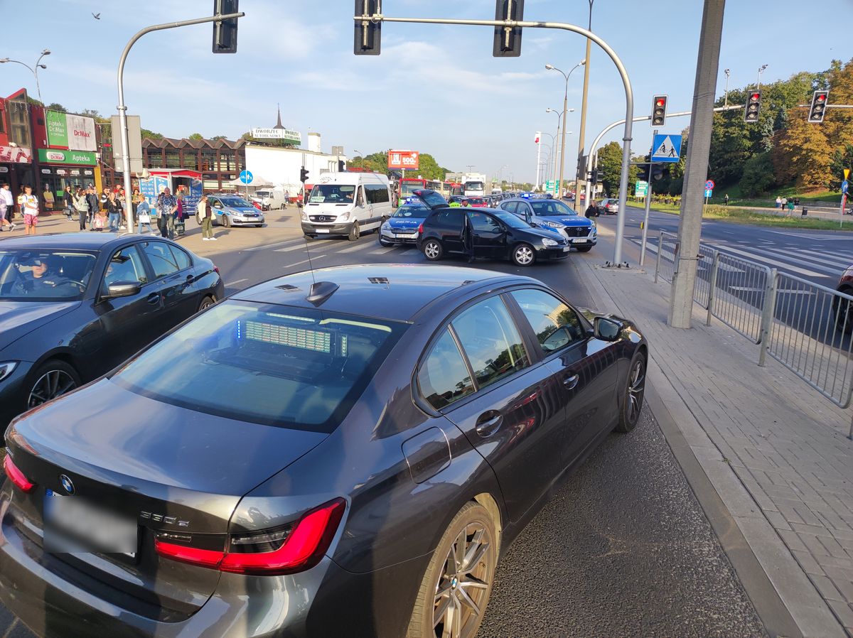 Jest nagranie wczorajszego pościgu za volkswagenem. Kierowca chciał jeszcze sięgnąć po nóż (zdjęcia, wideo)