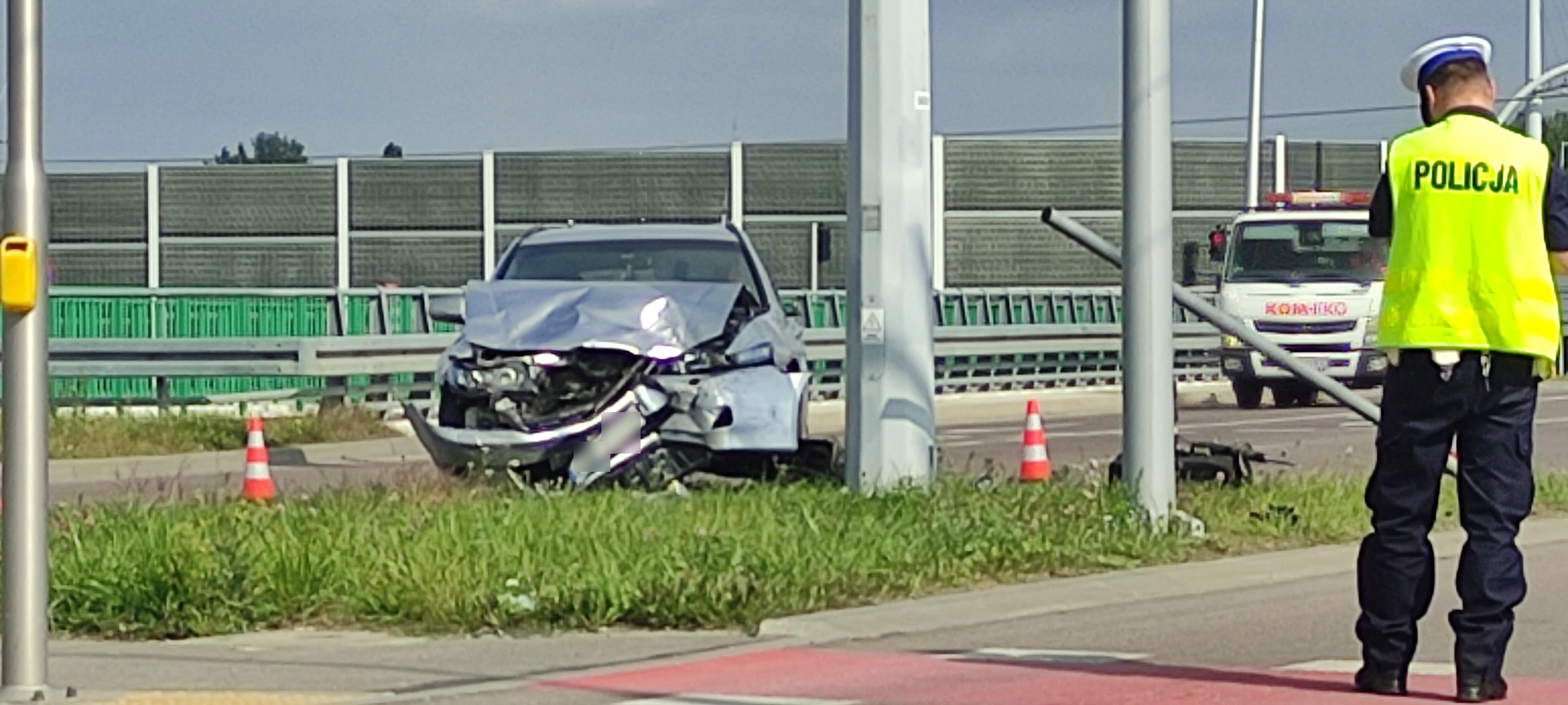 Dacia zderzyła się z hondą, obaj kierowcy zapewniali, że mieli zielone. Monitoring pokazał prawdę (zdjęcia)