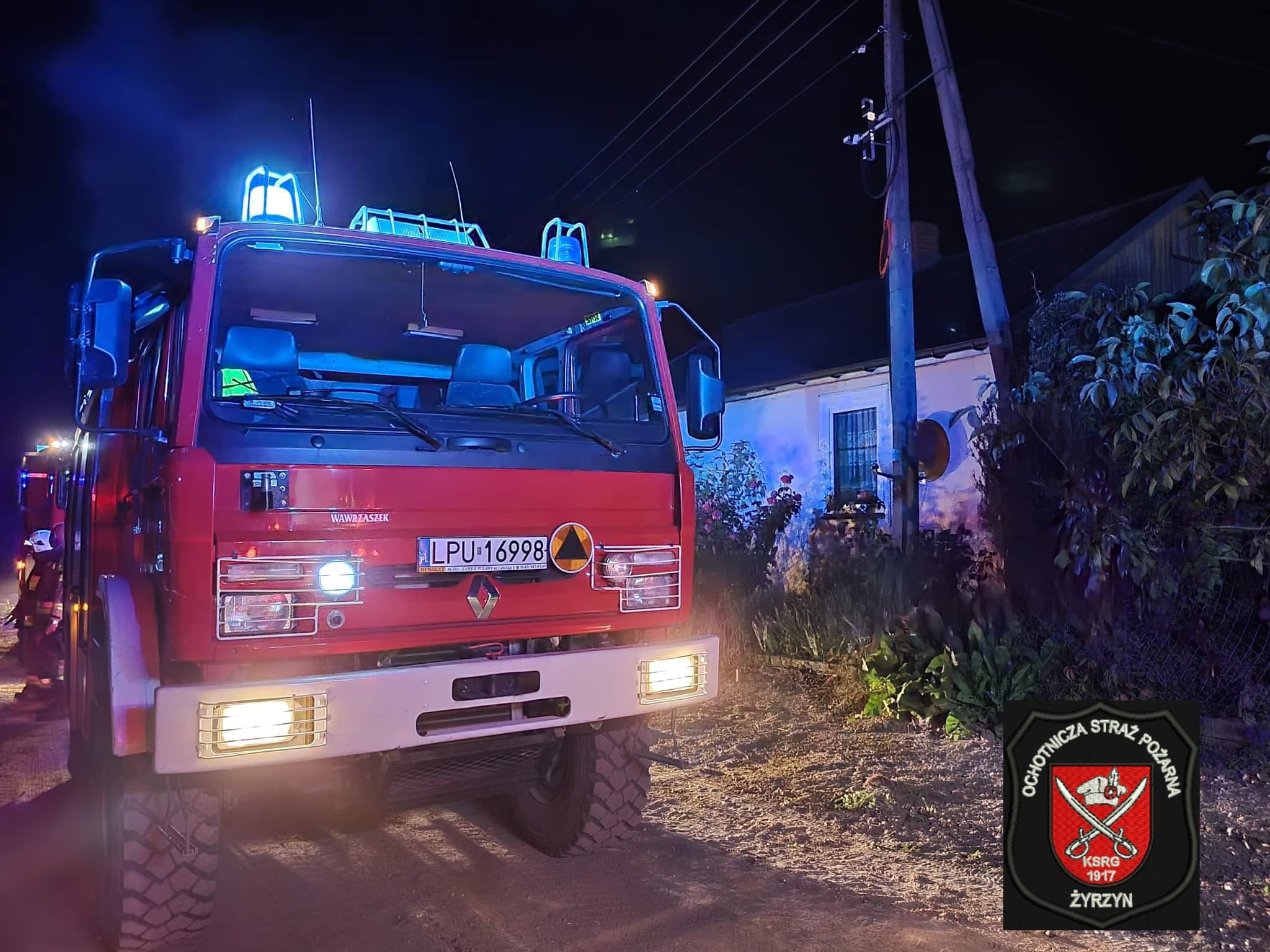 Sześć zastępów straży pojechało gasić pożar. Zgłaszającej „tylko się wydawało, że się pali” (zdjęcia)