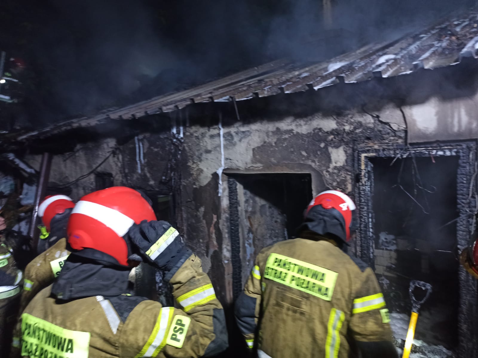 Tragiczny pożar w Lublinie. W jednym z pomieszczeń natrafiono na ciało mężczyzny (zdjęcia)