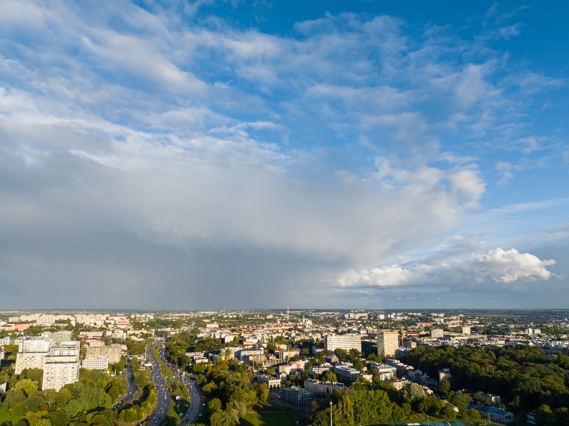Piątkowa podwójna tęcza nad Lublinem widziana z drona (zdjęcia)