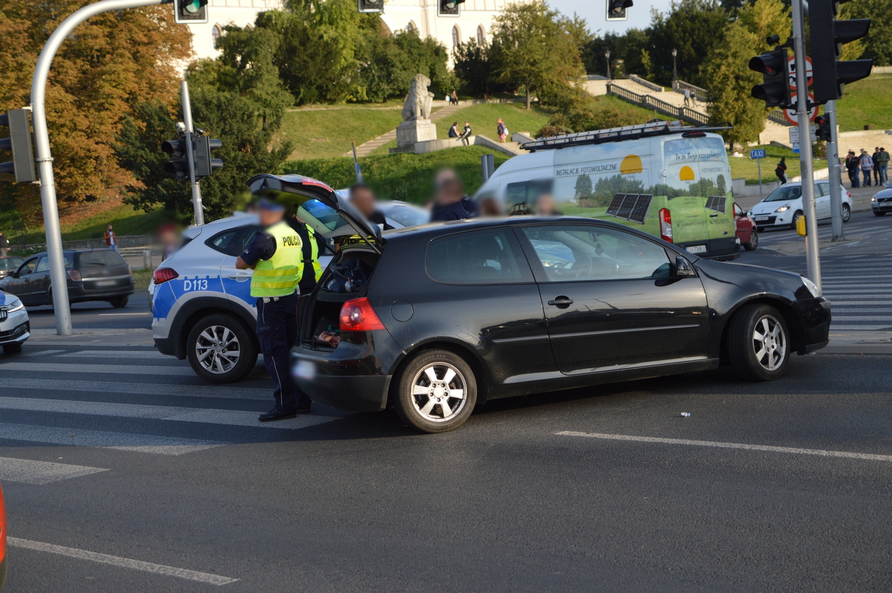 Jest nagranie wczorajszego pościgu za volkswagenem. Kierowca chciał jeszcze sięgnąć po nóż (zdjęcia, wideo)