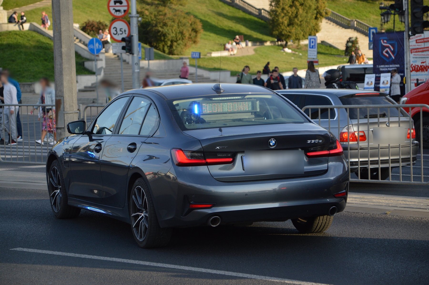 Jest nagranie wczorajszego pościgu za volkswagenem. Kierowca chciał jeszcze sięgnąć po nóż (zdjęcia, wideo)