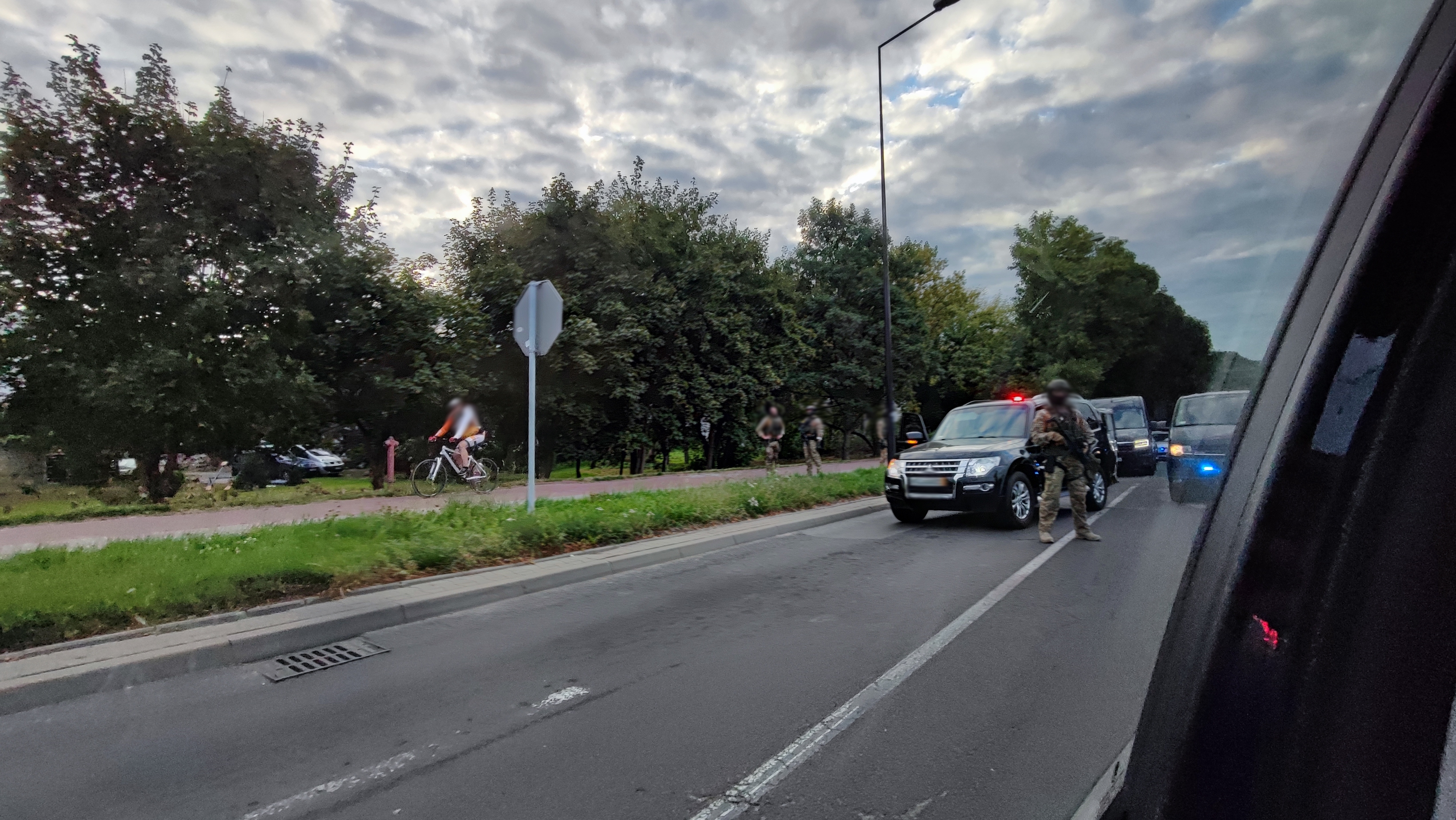Dynamiczne zatrzymanie trzech osób na jednej z ulic Lublina. W akcji kontrterroryści (zdjęcia)