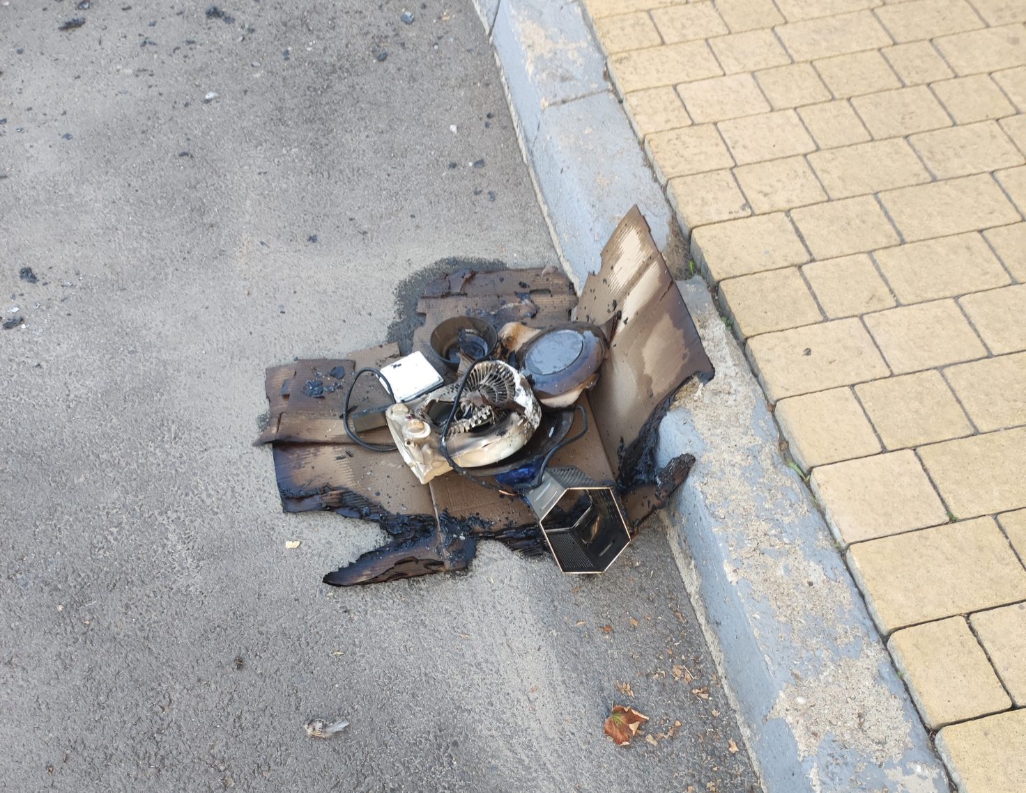 Tragiczny pożar w Lublinie. Zapaliło się łóżko, na którym spał mężczyzna (zdjęcia)
