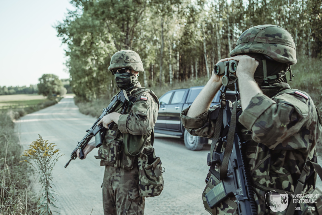 Duże ćwiczenia wojskowe w strefie przygranicznej z Białorusią z udziałem terytorialsów i żołnierzy wojsk lądowych (zdjęcia)