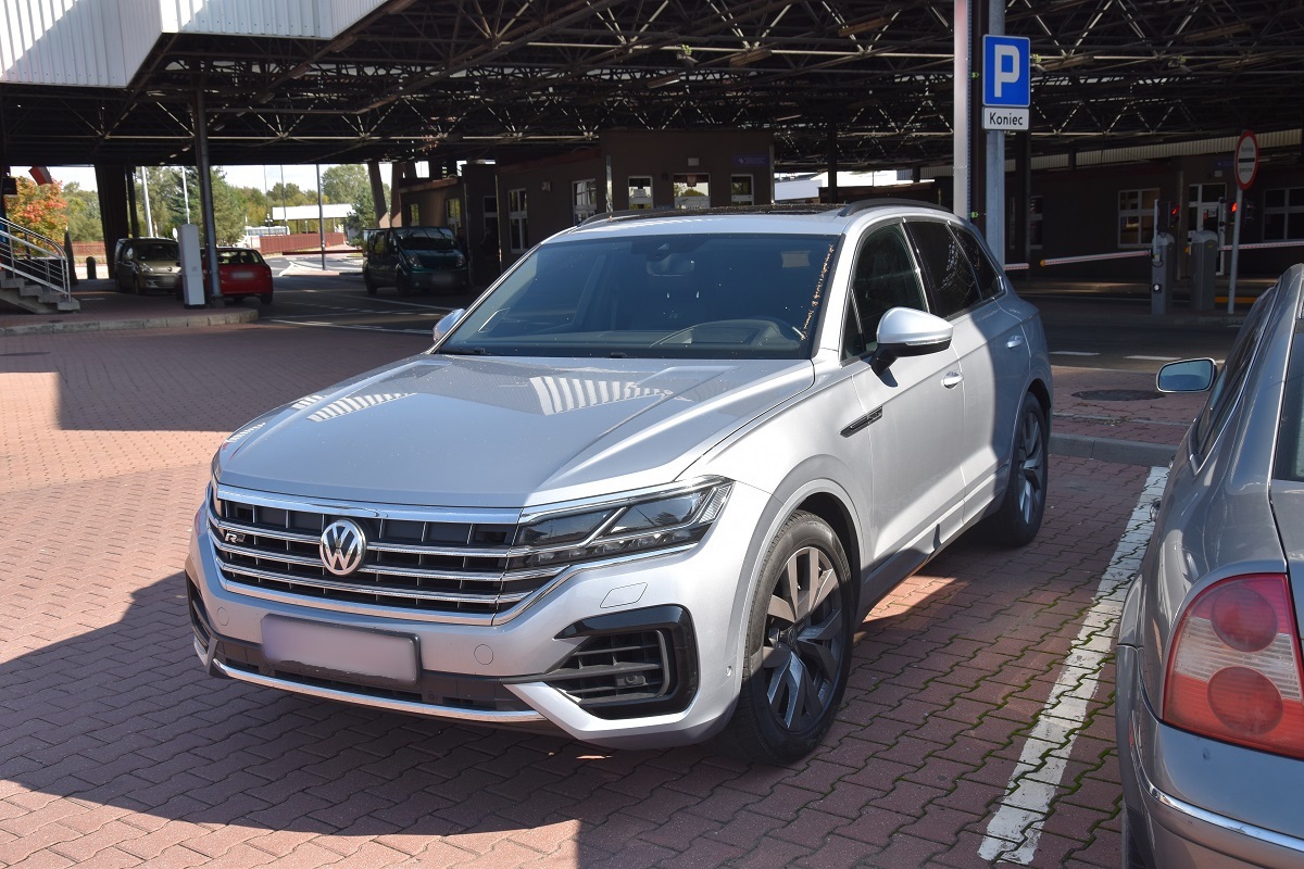 W volkswagenie były przerobione numery VIN. Pojazdem podróżowała obywatelka Białorusi (zdjęcia)