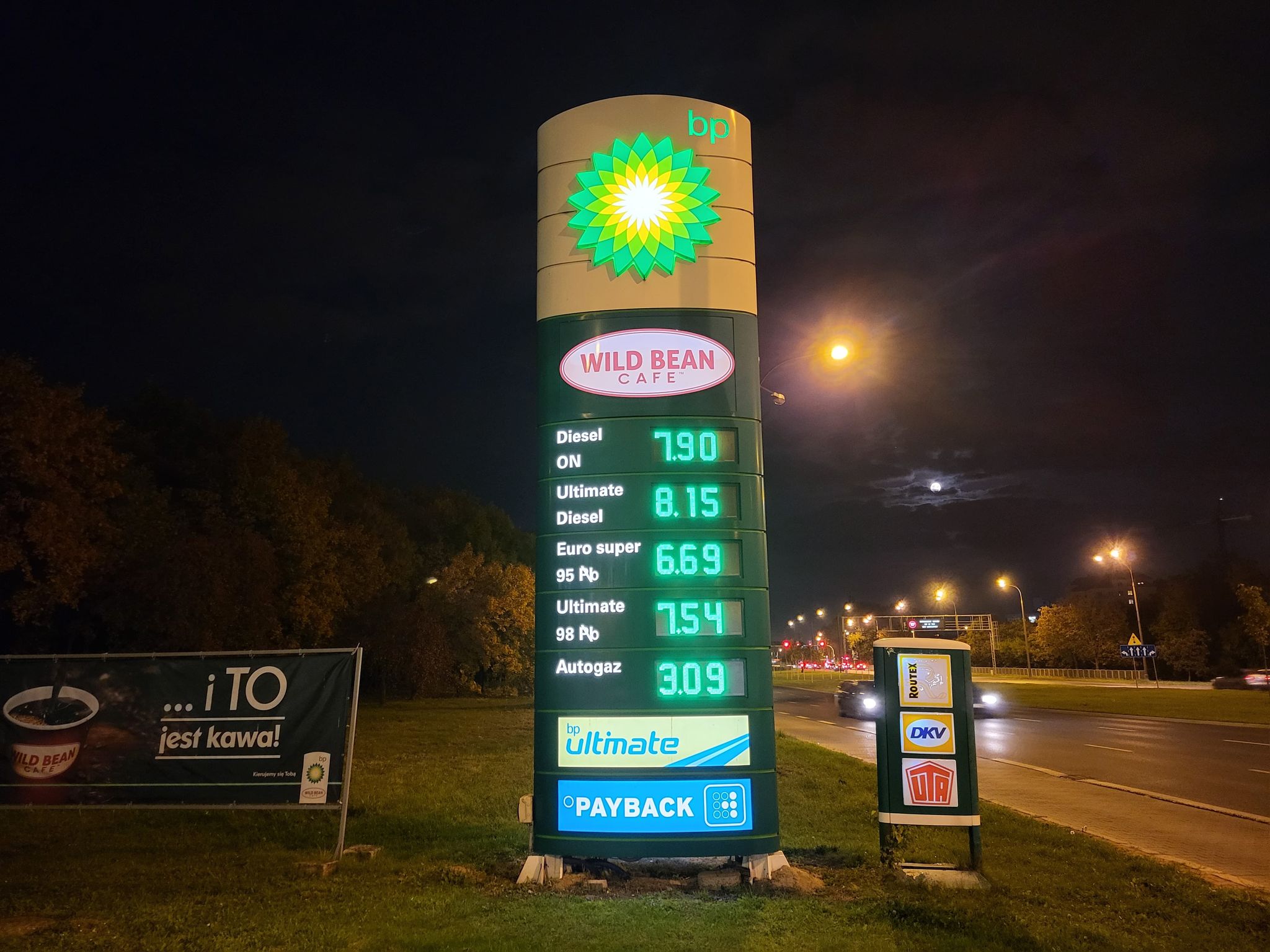 Cena oleju napędowego zbliża się do rekordu. Analitycy nie mają dobrych wieści (zdjęcia)