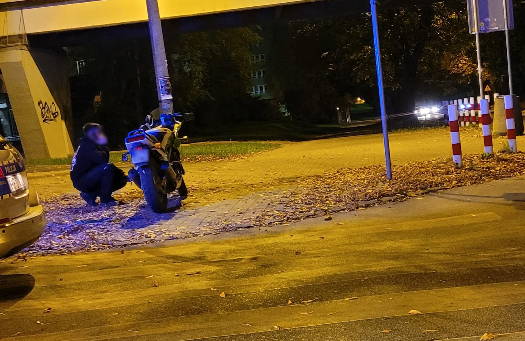 Zajechał drogę motocykliście. Jednoślad zderzył się z toyotą (zdjęcia)