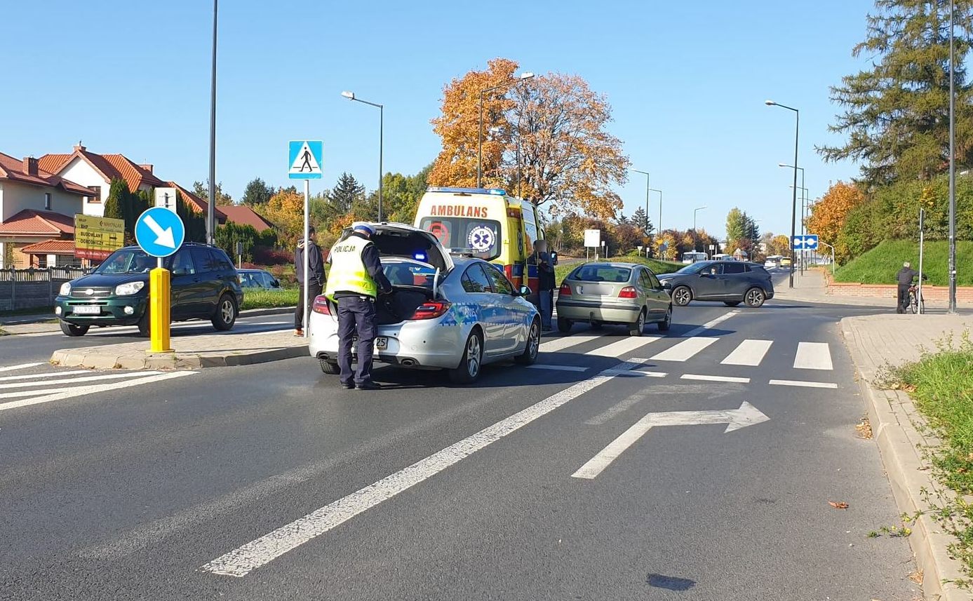 Wjechała w schodzącą z przejścia pieszą. Zatrzymano jej uprawnienia, będzie się tłumaczyła przed sądem (zdjęcia)